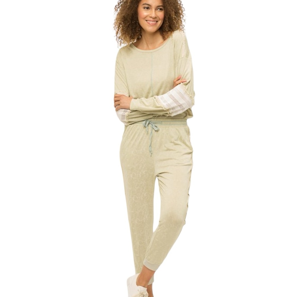 MYSTREE Women's Pistacio W/Eyelet Insets Loungewear Set